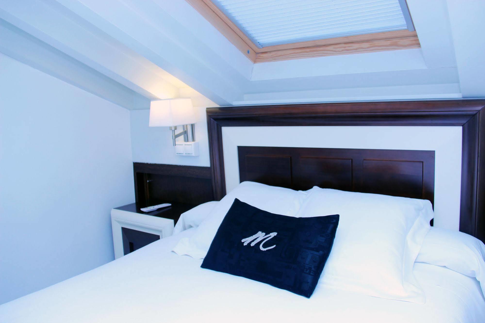 Hotel Montenegro Compostela Santiago de Compostela Bagian luar foto