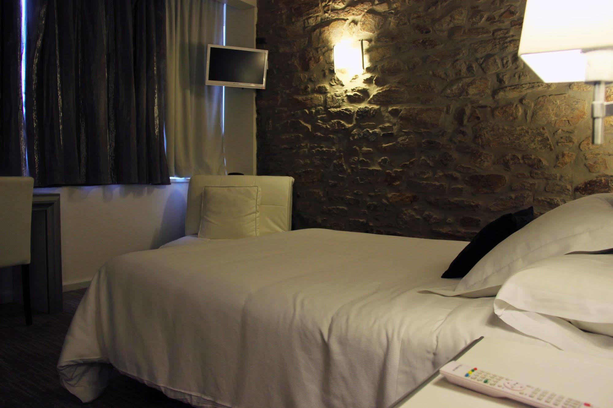 Hotel Montenegro Compostela Santiago de Compostela Bagian luar foto